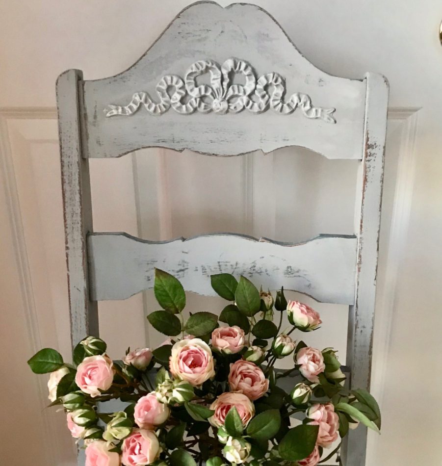 Scandinavian chair with roses